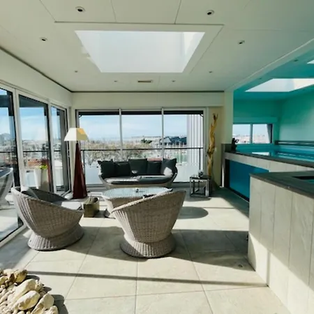 Rooftop Sea View With Private Pool アパート